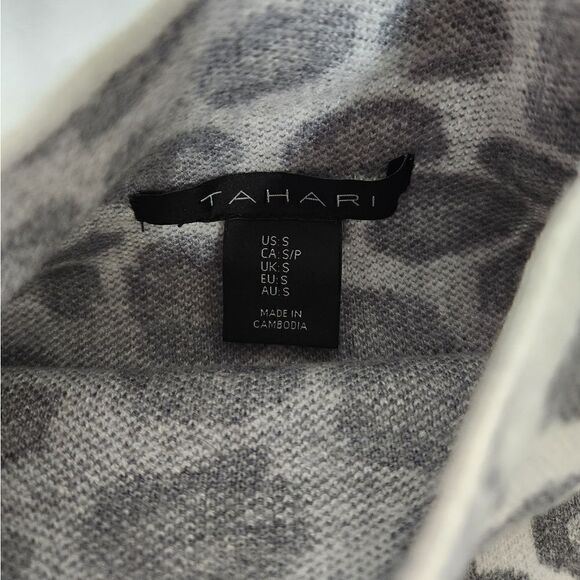 Tahari Snow Leopard Mock Neck Sweater - Picture 7 of 7